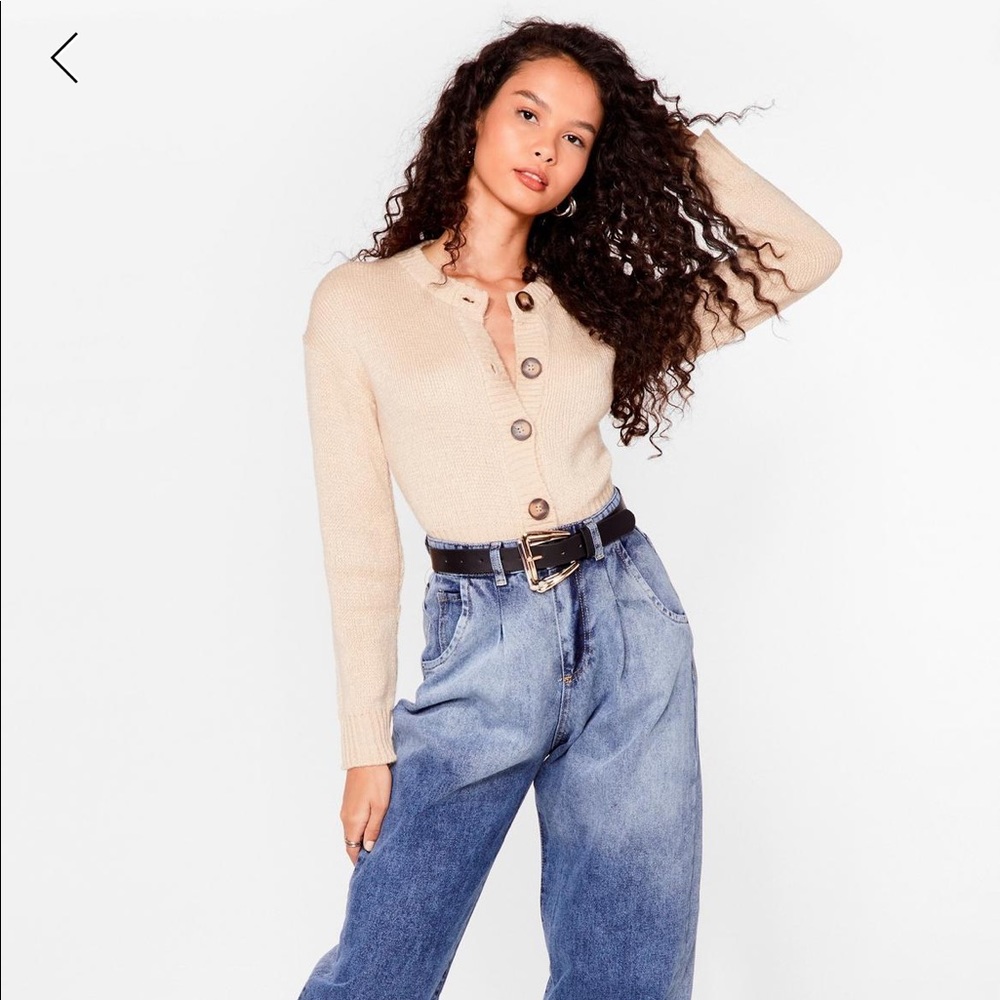 Crew Neck Cropped Knit Cardigan - Picture 2 of 5